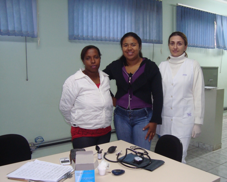 Equipe de Vacina visita empresas de Mombuca