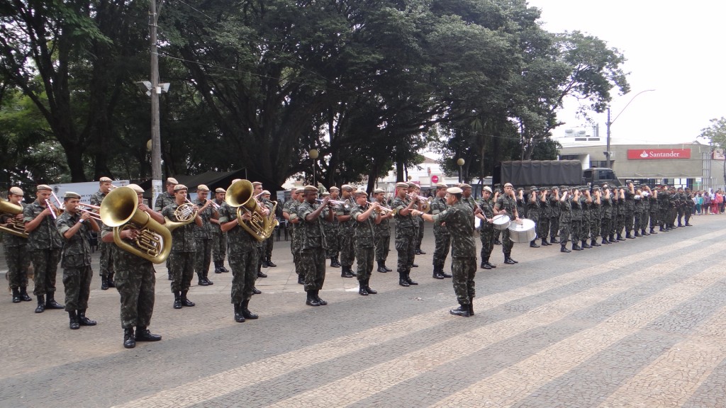 Governo de Capivari prestigia a formatura dos militares do Exército.