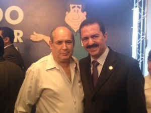 Vice-prefeito Carlos Roberto Bueno juntamente com o Deputado Estadual (PMDB) Itamar Borges.