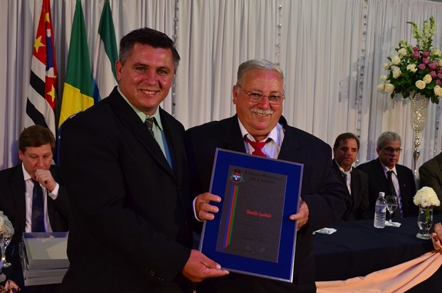 O empresário rural Reinaldo Sgariboldi, recebeu o Título de Cidadão Exemplar