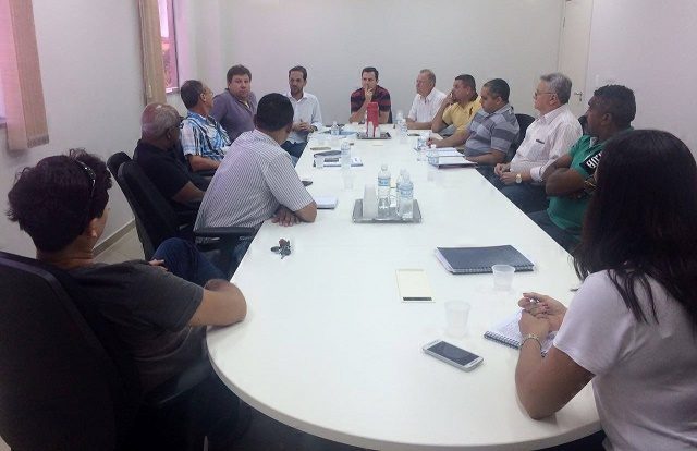 Prefeito se reúne com vereadores na Câmara Municipal de Capivari