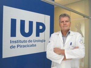 O urologista Silvio Cordeiro alerta sobre a importância do tratamento