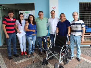 Em Facebook, grupo se reúne e arrecada cadeira de rodas para a Santa Casa